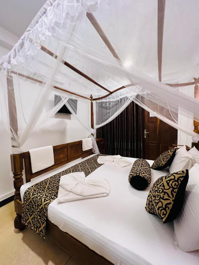 Top Secret Beach Hotel Матара Екстериор снимка