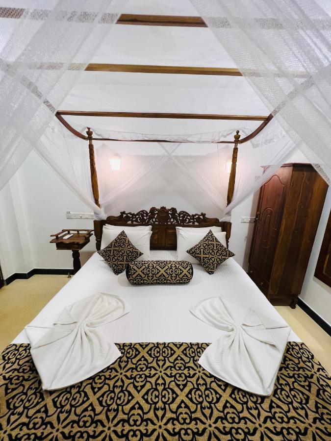 Top Secret Beach Hotel Матара Екстериор снимка