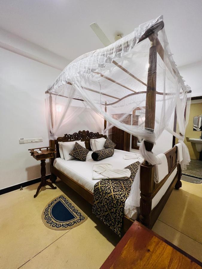 Top Secret Beach Hotel Матара Екстериор снимка