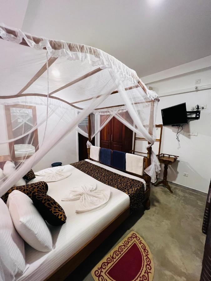 Top Secret Beach Hotel Матара Екстериор снимка
