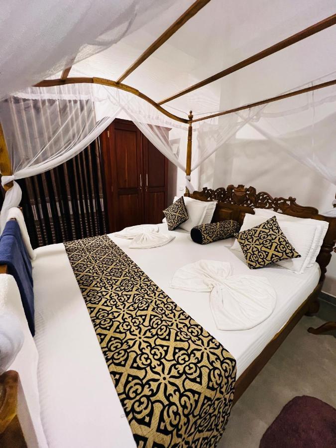Top Secret Beach Hotel Матара Екстериор снимка