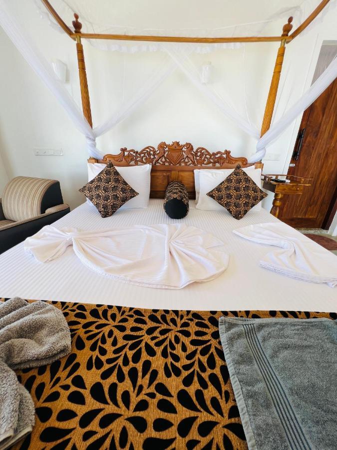 Top Secret Beach Hotel Матара Екстериор снимка