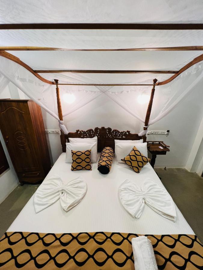 Top Secret Beach Hotel Матара Екстериор снимка