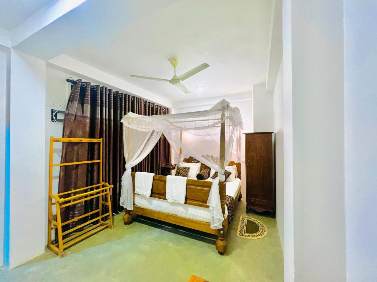 Top Secret Beach Hotel Матара Екстериор снимка