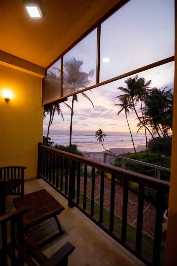 Top Secret Beach Hotel Матара Екстериор снимка